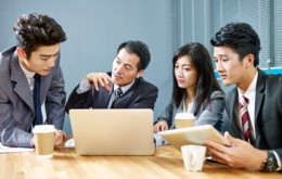 Na contramão do mercado, Samsung implementa carga semanal de 6 dias para seu corpo executivo Na contramão do mercado, Samsung implementa carga semanal de 6 dias para seu corpo executivo